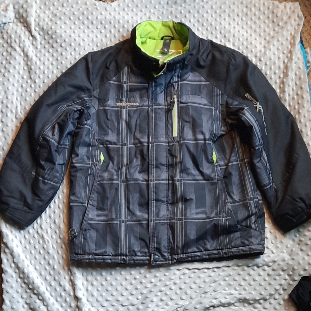 Winter coat. ZeroXposur. Boys size Large 14/16